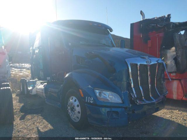  Salvage Peterbilt 579