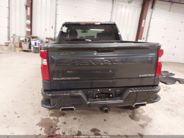 Chevrolet Silverado 1500 Custom Trail Boss Image 14