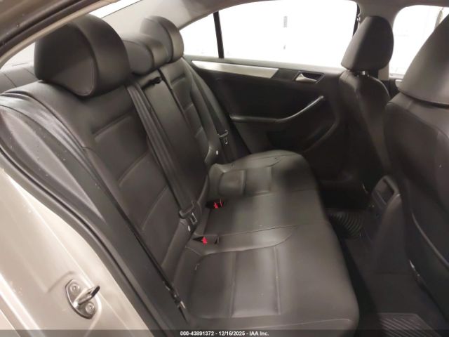 Volkswagen Jetta 2.0l Tdi Image 8