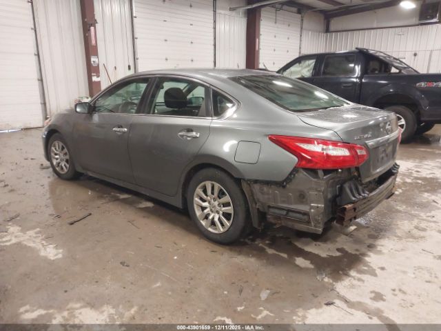 Nissan Altima Image 10