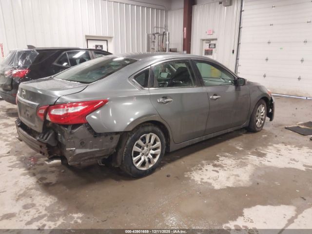 Nissan Altima Image 2