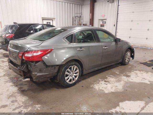 Nissan Altima Image 2