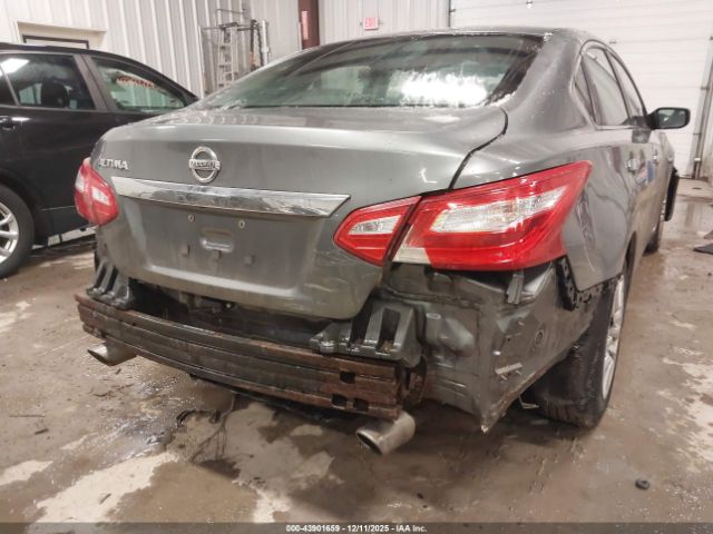 Nissan Altima Image 13