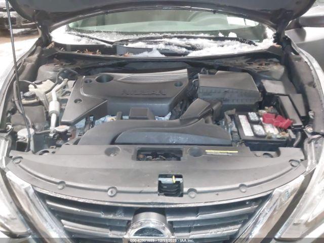 Nissan Altima Image 8