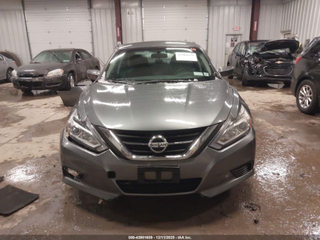 Nissan Altima Image 17
