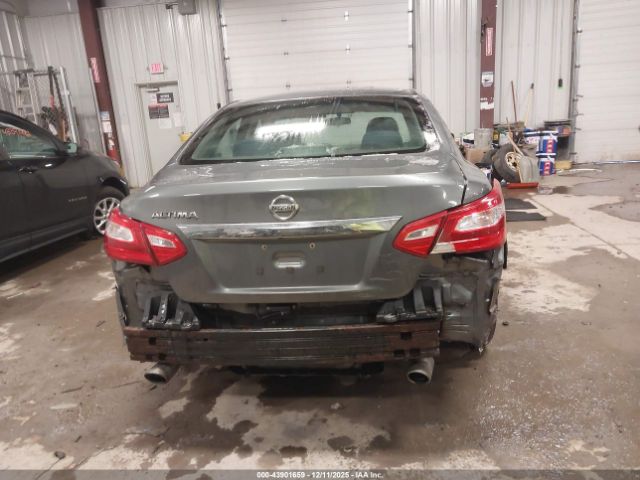 Nissan Altima Image 14