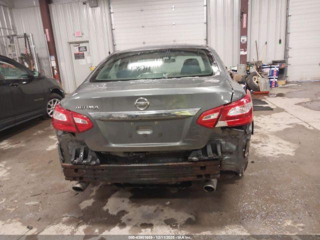 Nissan Altima Image 14