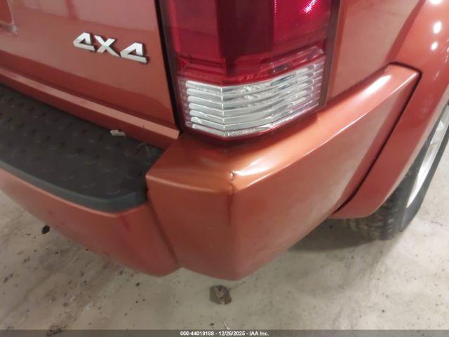 Dodge Nitro Sxt Image 4