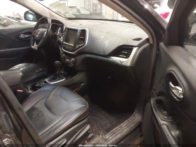 Jeep Cherokee Trailhawk Image 4