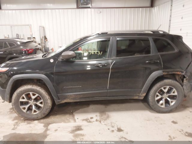 Jeep Cherokee Trailhawk Image 11