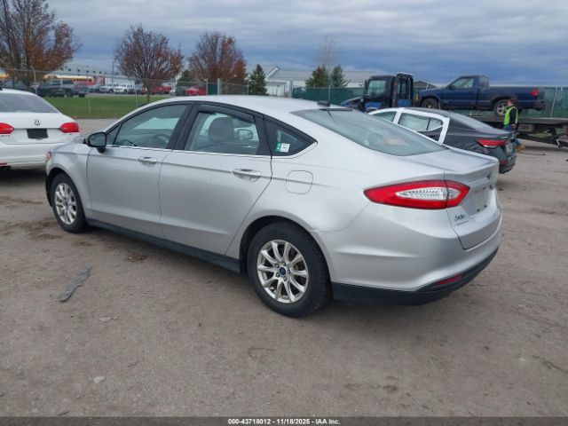 Ford Fusion S Image 2