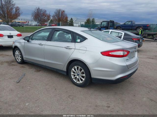 Ford Fusion S Image 2