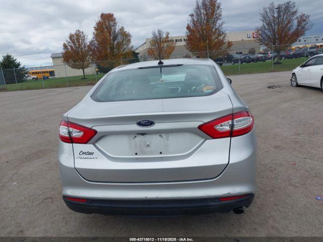 Ford Fusion S Image 11