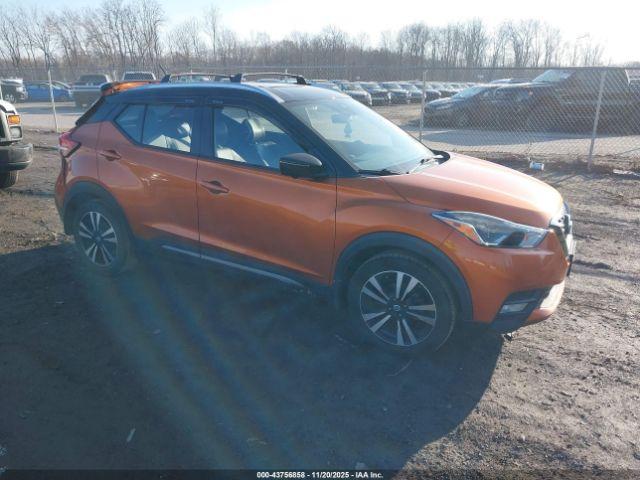  Salvage Nissan Kicks