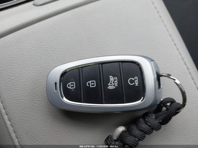 Hyundai TUCSON Blue Image 14