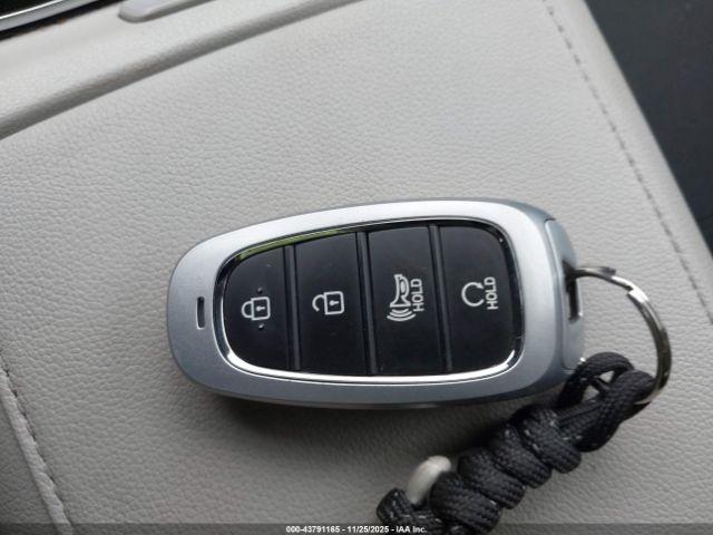 Hyundai TUCSON Blue Image 14