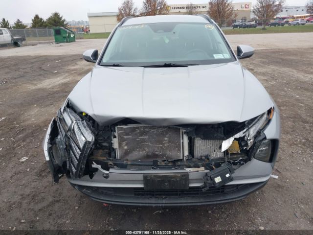 Hyundai TUCSON Blue Image 15