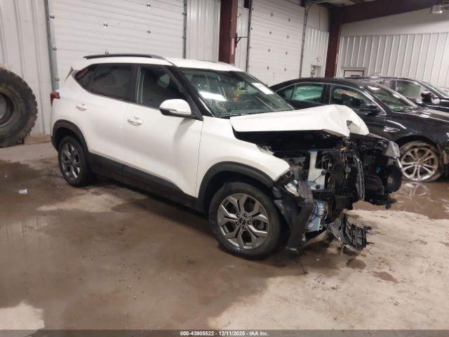  Salvage Kia Seltos