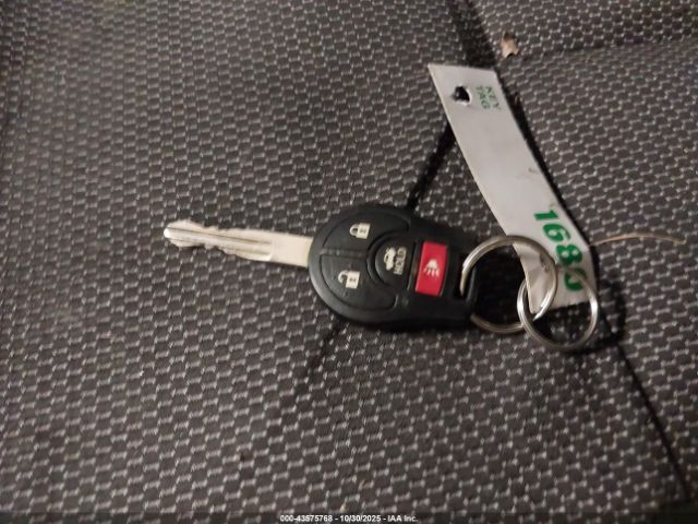 Nissan Versa 1.6 Sv Image 10