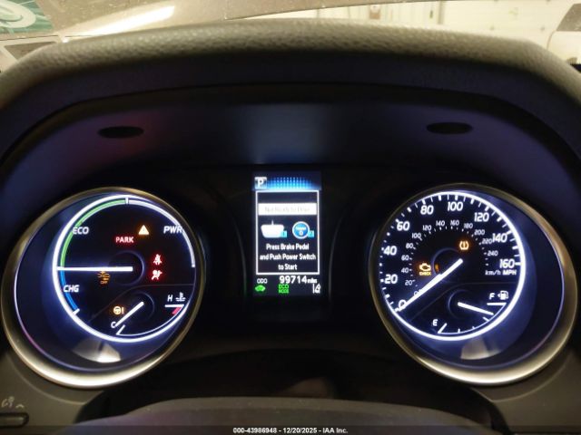 Toyota Camry Le Image 7