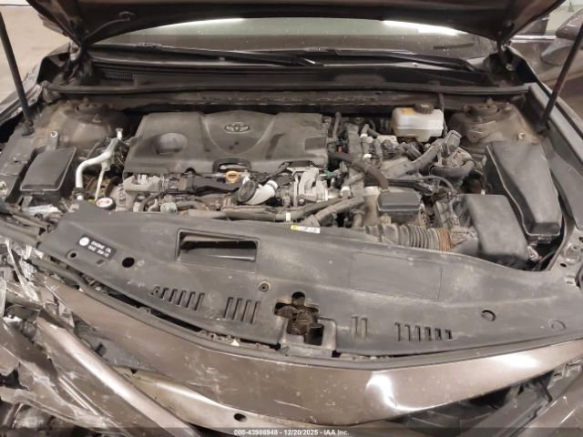 Toyota Camry Le Image 10