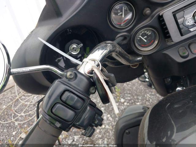 Harley-Davidson Flhtcui Image 3