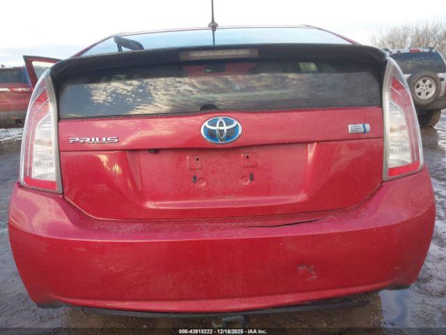 Toyota Prius Four Image 4