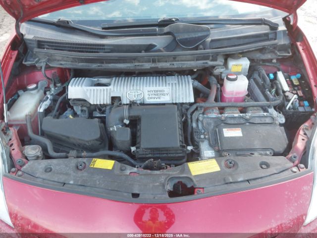 Toyota Prius Four Image 8