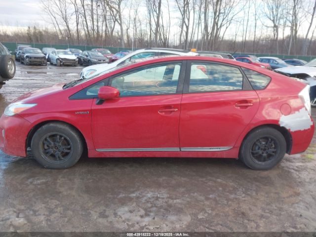 Toyota Prius Four Image 9