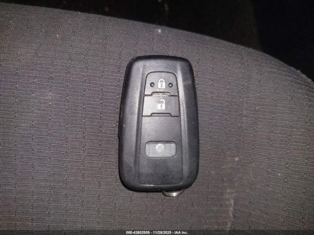 Toyota C-HR Xle Image 8