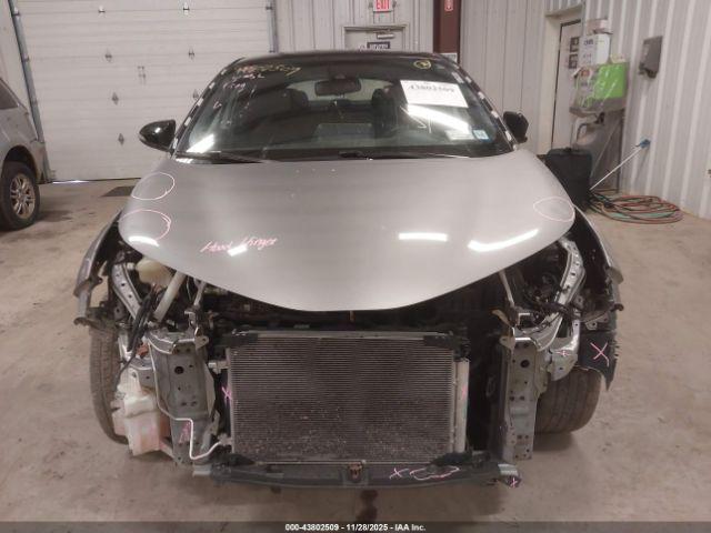 Toyota C-HR Xle Image 13