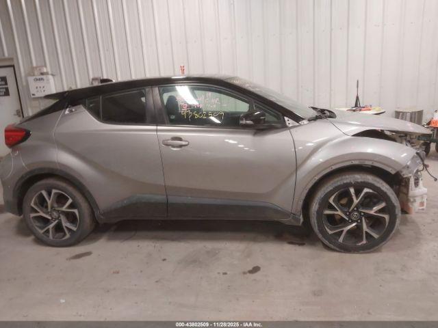 Toyota C-HR Xle Image 11