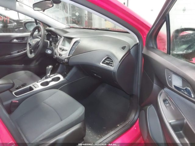 Chevrolet Cruze Ls Auto Image 11