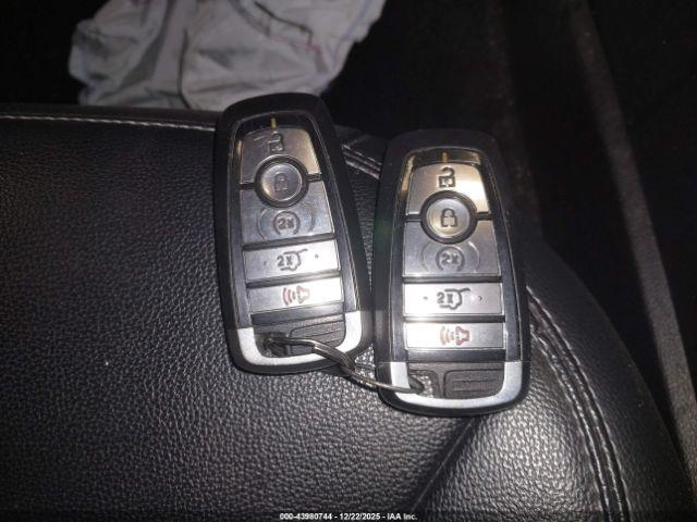 Ford Explorer Xlt Image 8