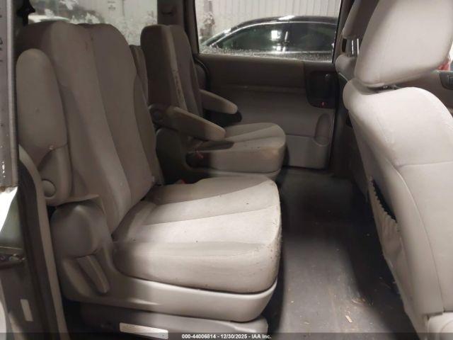 Kia Sedona Lx Image 11