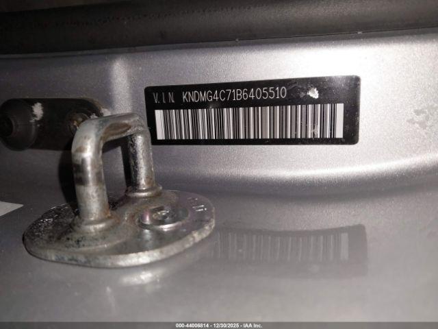 Kia Sedona Lx Image 9