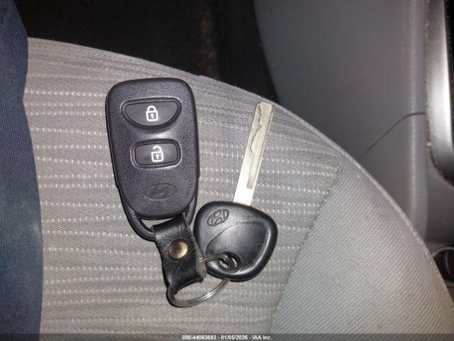 Hyundai ACCENT Se Image 11