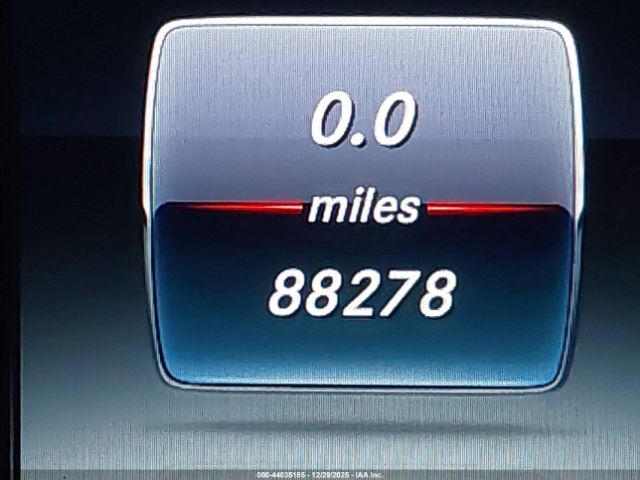 Mercedes-Benz C-Class 4matic Image 11