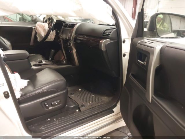 Toyota 4Runner Limited Image 3