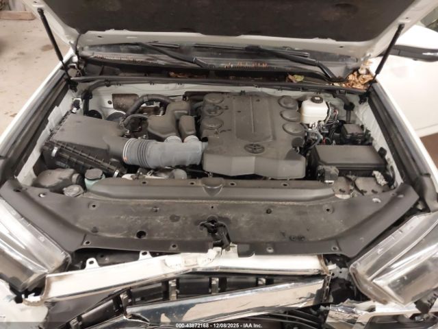 Toyota 4Runner Limited Image 9