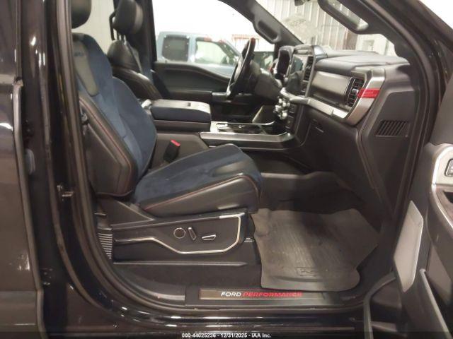 Ford F-150 Raptor Image 12