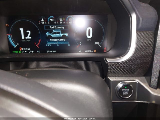 Ford F-150 Raptor Image 13