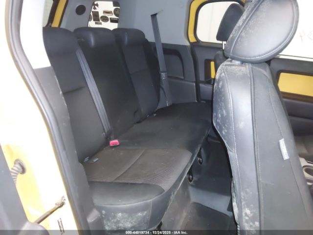 Toyota FJ Cruiser Image 11