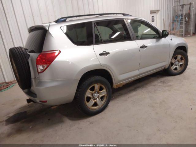 Toyota RAV4 Image 9