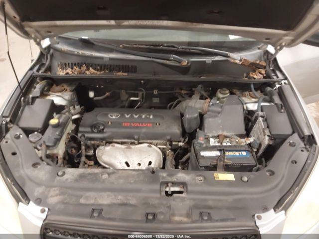 Toyota RAV4 Image 11