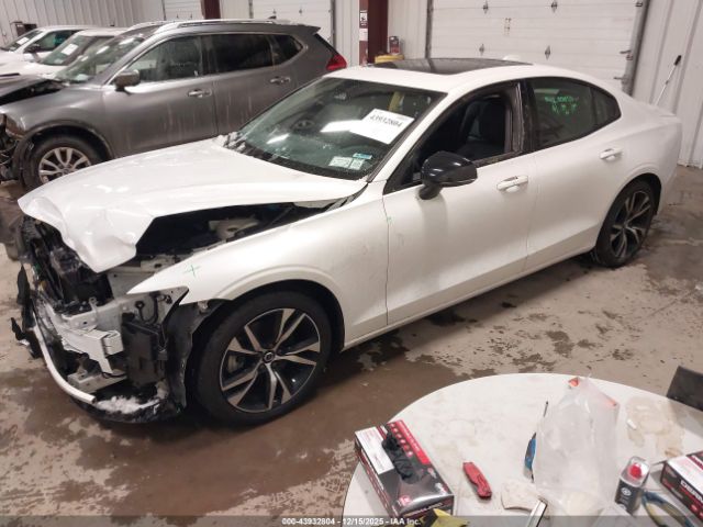 Volvo S60 B5 Core Dark Theme Image 5