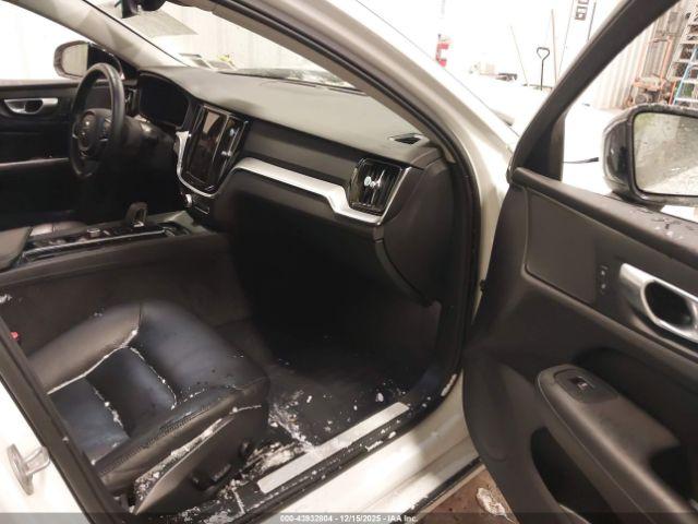 Volvo S60 B5 Core Dark Theme Image 13