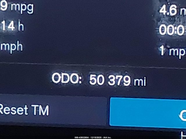 Volvo S60 B5 Core Dark Theme Image 9