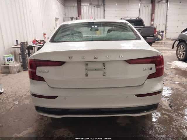 Volvo S60 B5 Core Dark Theme Image 11