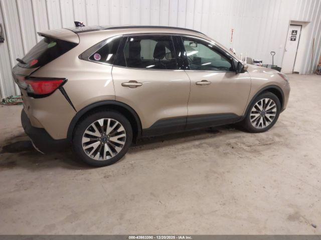 Ford Escape Titanium Image 3